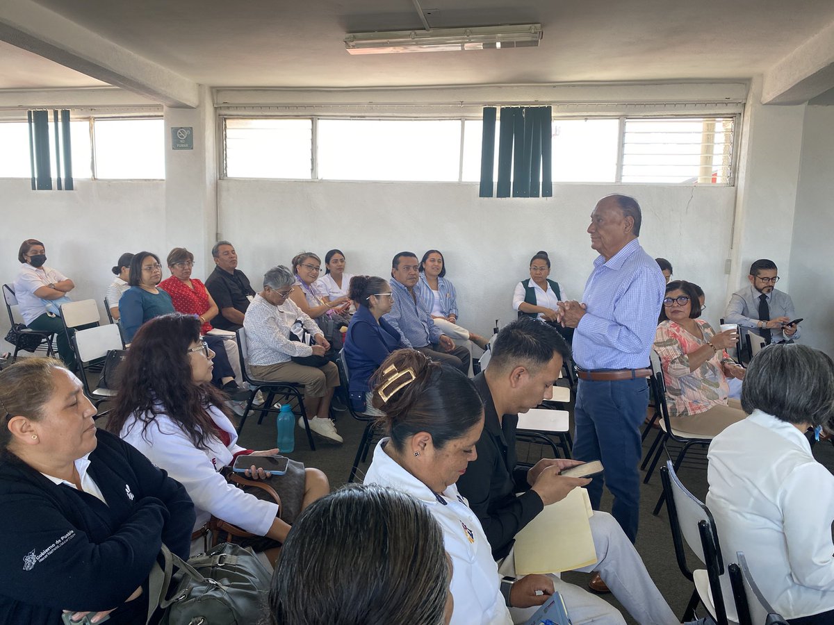 cesamedpuebla's tweet photo. El Comisionado estatal de la @cesamedpuebla @Dr_RMorales platicó con #ProfesionalesDeLaSalud de la jurisdicción 6 de #Puebla de @SaludGobPue sobre la salud materna y la importancia de cambiar la actitud con los pacientes para prevenir iatrogenias y mala praxis
@armentapuebla_ https://t.co/p3XEcZZGNw