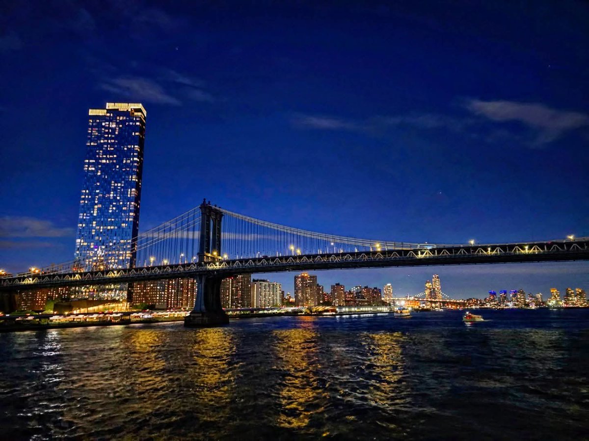 JoeyJcM's tweet photo. JcM Photography ~  🌃🗽 #NYC #newyork #photography #nightsky #photo https://t.co/PImGu7kHHA