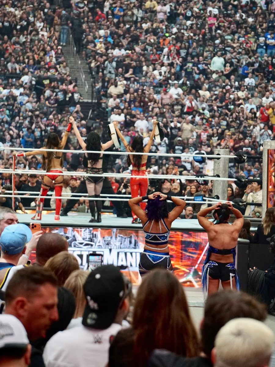 Bayley (@itsbayleywwe) on Twitter photo 