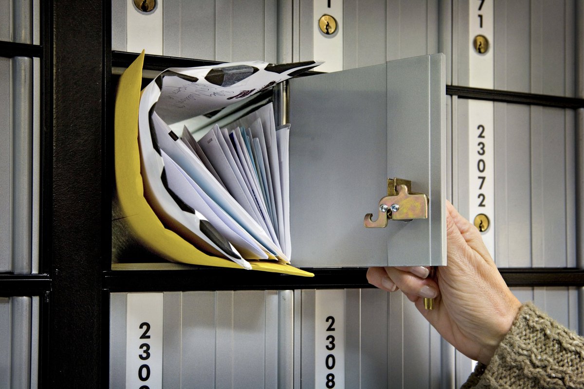 CarrieDevorah18's tweet photo. #MADANI COCKAMAMY DOXXING OF #CITADEL CEO 2nd RESIDENCE IN NYC GAVE ME AN IDEA FOR ALL STATES- LEAVE THE RESIDENCES ALONE &amp; GO AFTER PEOPLE WHO USE #MAILBOXES IN TONEY #ZIPCODES LIKE IN #DELAWARE #DC #NY.......... BEVERLY HILLS 90210 too TO DECEIVE VICTIMS &amp; OTHERS #whistleblower https://t.co/viRHCKr578