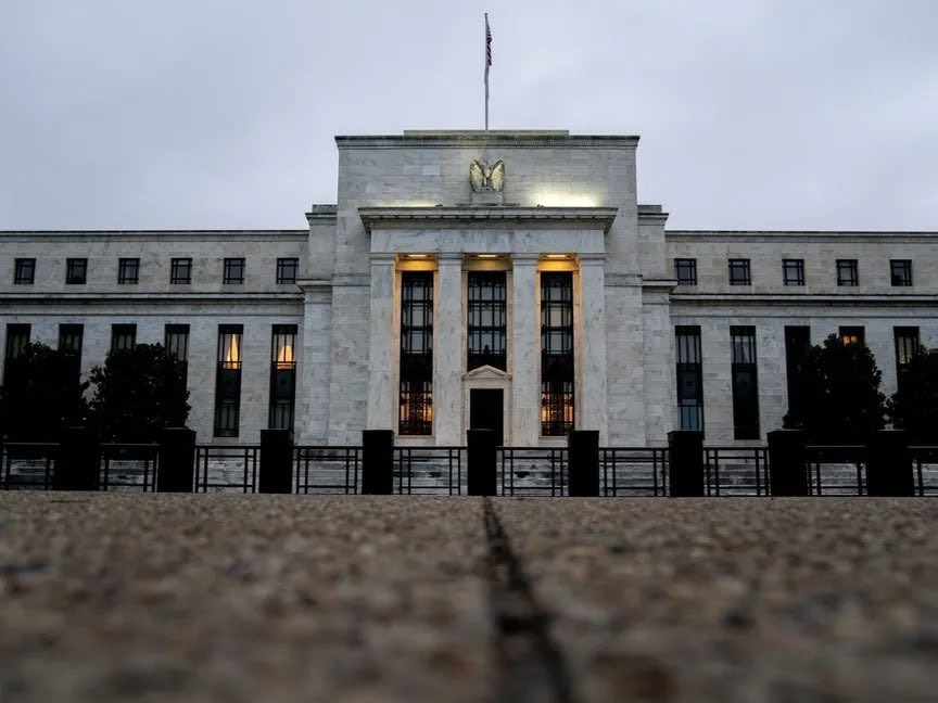 الفيدرالي الأمريكي يثبت أسعار الفائدة للمرة الثالثة على التوالي