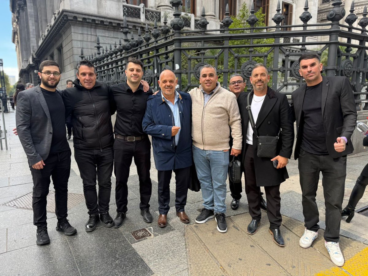 CarlosCurestis's tweet photo. En el Congreso de la Nación, acompañando el informe de gestión del Jefe de Gabinete @madorni 

Dejamos atrás años de desorden y relato. Hoy hay un rumbo claro y decisiones que empiezan a poner orden donde durante mucho tiempo se hizo todo mal.

@JMilei 
@KarinaMileiOk 
@sebapareja 
@LLibertadAvanza 
@LLAenPBA