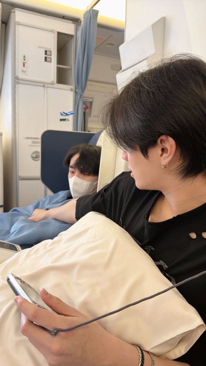 honeywater 🌼 tweet media