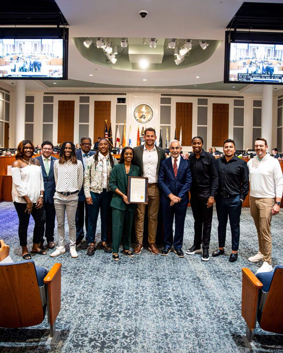 JAX_WBB's tweet photo. Thank you @CityofJax for recognizing our program at City Council. We cannot wait to keep representing our amazing city 🤟

To read about Jacksonville City Council honoring JU Women’s Basketball, visit https://t.co/jmFphzWUH1 

#JUPhinsUp https://t.co/lTAFbHkU16