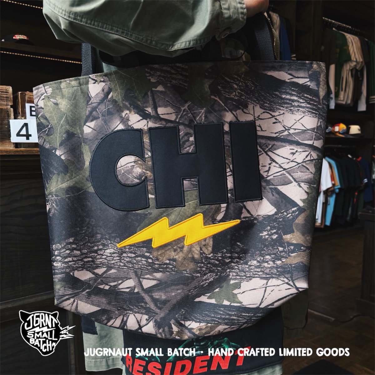 Jugrnaut's tweet image. New @jugrnaut #SmallBatch Real Tree XL Tote Bag

Hand Made and heavy.

First item is the #jugrnaut Everyday XL Tote (19”x 24”) in real tree camo. 

Available 4/30/26 in-store and online