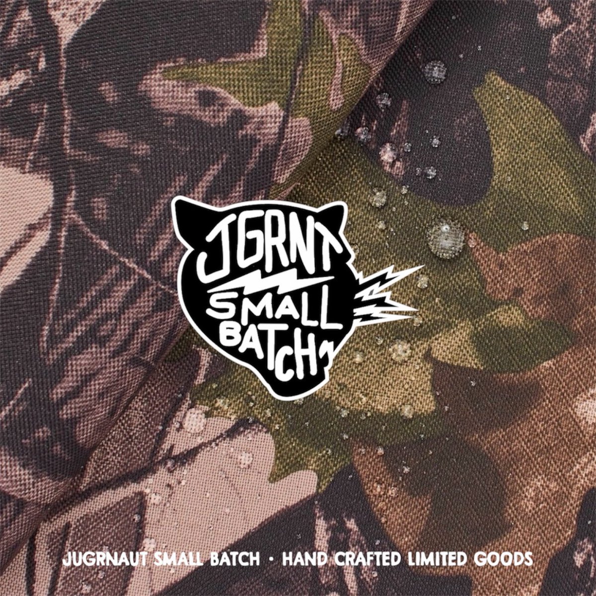 Jugrnaut's tweet image. New @jugrnaut #SmallBatch Real Tree XL Tote Bag

Hand Made and heavy.

First item is the #jugrnaut Everyday XL Tote (19”x 24”) in real tree camo. 

Available 4/30/26 in-store and online