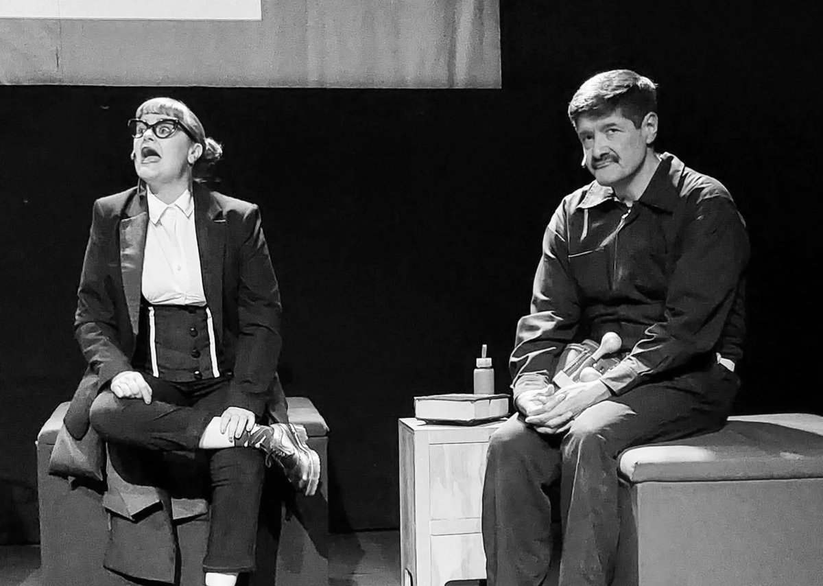 TeatreraSolitar's tweet photo. La Dra. Brunetta 👩🏼‍⚕️ y Luisito 👨‍🔧 se tomarán el puente del Día del Trabajo. Nos vemos en CÓMO DECONSTRUIRSE DEL PATRIARCADO SIN MORIR EN EL INTENTO 💋💪🏼👠💖 el próximo sábado 9 de mayo, 17 HRS.
Foro Shakespeare, Zamora 7, Condesa, CDMX.

Les deseamos un rico descanso. 😎🌅 https://t.co/tFj0VXiNOL
