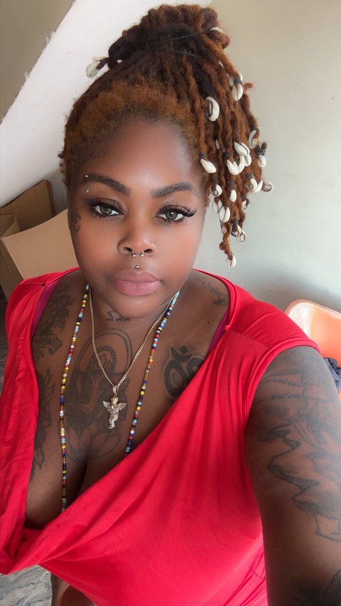 Raqsdiaryxo's tweet photo. Do I look pretty 😍 https://t.co/uSdJtZxvrQ