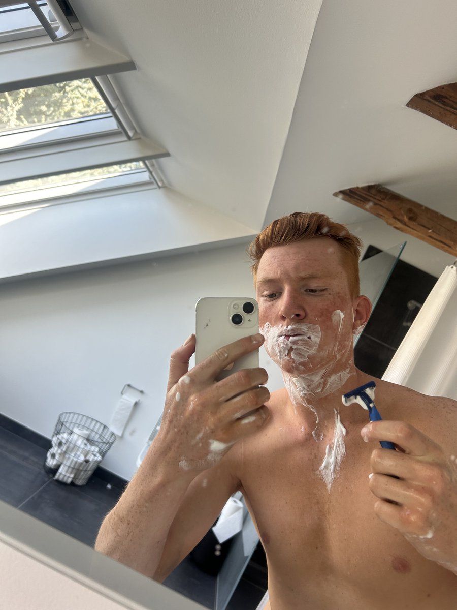 Alaska Ginger tweet media
