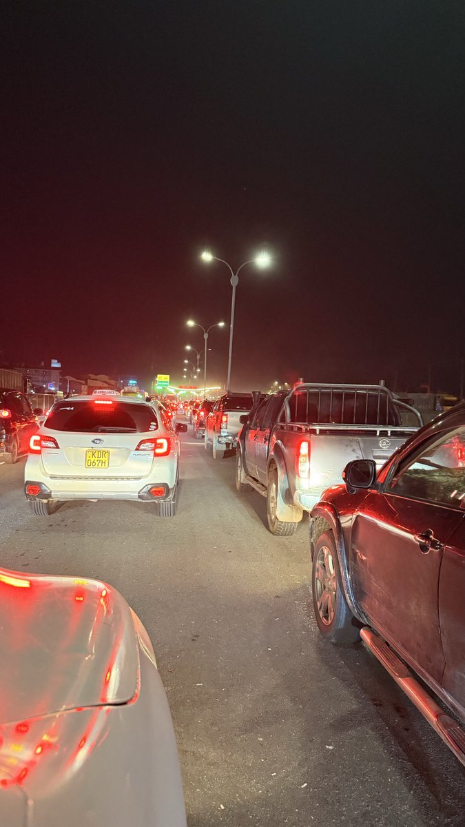 mumbazen's tweet photo. @NelsonHavi 
Is there a clause we could sue the expressway for overdelayed exits? https://t.co/xKRk18eqHT