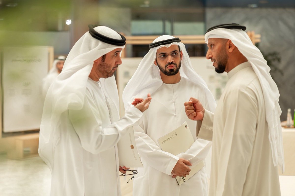 AMB_Alhamed's tweet photo. الهوية الوطنية هي الروح التي تسكن المكان، والذاكرة التي تصنع الإنسان، والجذر الذي يثبتنا في وجه العواصف لنعانق آفاق المستحيل.. وتكريساً لهذه الرؤية، جاء الاجتماع الأول للجنة الهوية الوطنية برئاسة سمو الشيخة مريم بنت محمد بن زايد ليترجم هذا التصور إلى فعل مؤسسي، حيث وضع حجر الأساس لحماية ذاكرتنا الوطنية عبر إطلاق السجل الوطني للتراث الحديث، الذي يحمل إعلاناً واضحاً بأن الإمارات تكتب تاريخها بيدها، وتسرد هويتها بلسانها.. نحن أمام مشروع وطني يعيد تعريف العلاقة بين الإنسان وتاريخه، وبين الحاضر وجذوره، محولاً مبانينا الحديثة إلى شواهد حية تنطق بقيمنا وتنقل بأمانة هويتنا إلى أجيالنا القادمة بكل فخر واعتزاز.. الشعوب التي تحسن رواية ذاتها تحصن وجودها، وتمسك بوعي بخيوط قصتها؛ لا تضل الطريق أبداً؛ والأمم التي تصون روحها وتنسج قيمها في منهج راسخ، لا تتيه حين يعلو الصخب، فالحكمة ليست في الاختيار بين الأصالة والمستقبل، بل في إتقان الجمع بينهما.
#فخورين_بالإمارات
#الإمارات
#الهوية_الوطنية
#الأصالة
#المستقبل