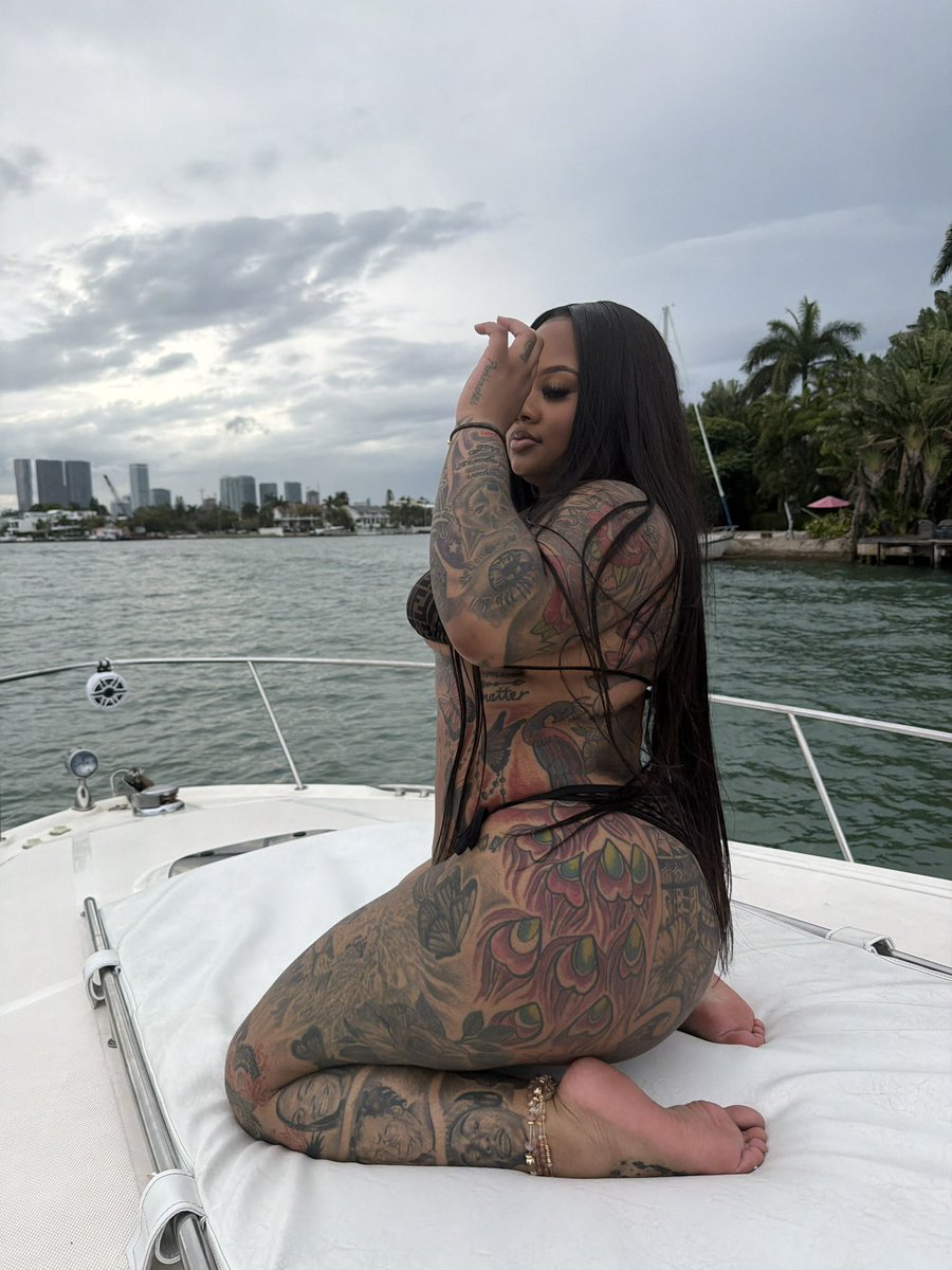 melaninpalace's tweet photo. 🛥️ https://t.co/8RRIwV7Px9