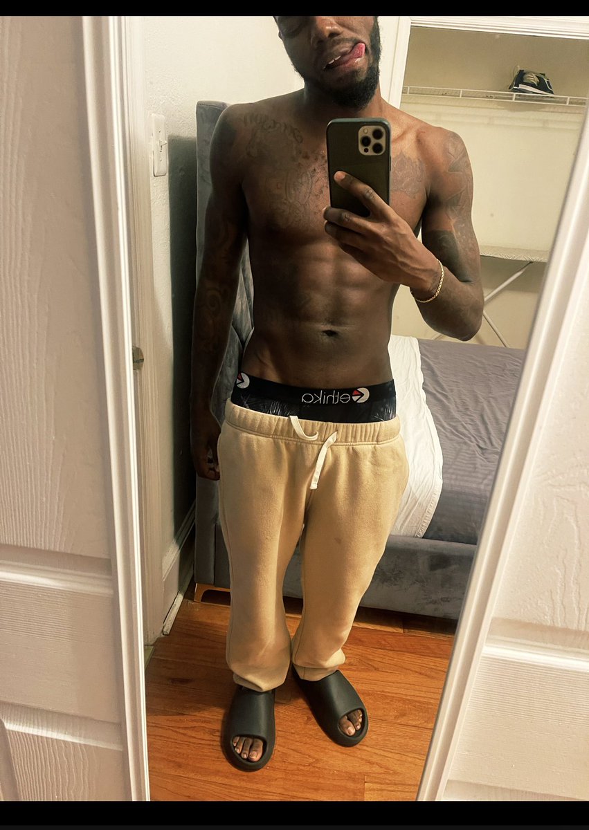 admire_mir's tweet photo. Always gotta get in the gym 😌😌😋 https://t.co/jFU0Xlt7AQ