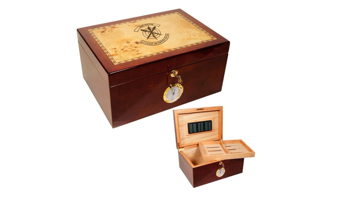 EngravingGifts's tweet image. Elevate their cigar ritual with a custom engraved humidor. 💨 From etched glass tops to laser-engraved wood, personalize it with a monogram, logo, or custom artwork. personalizedengravedgifts.com/collections/hu…

#ThursdayThoughts #CigarLife #PersonalizedGifts #Retirement #ThursdayTreat #Cigars
