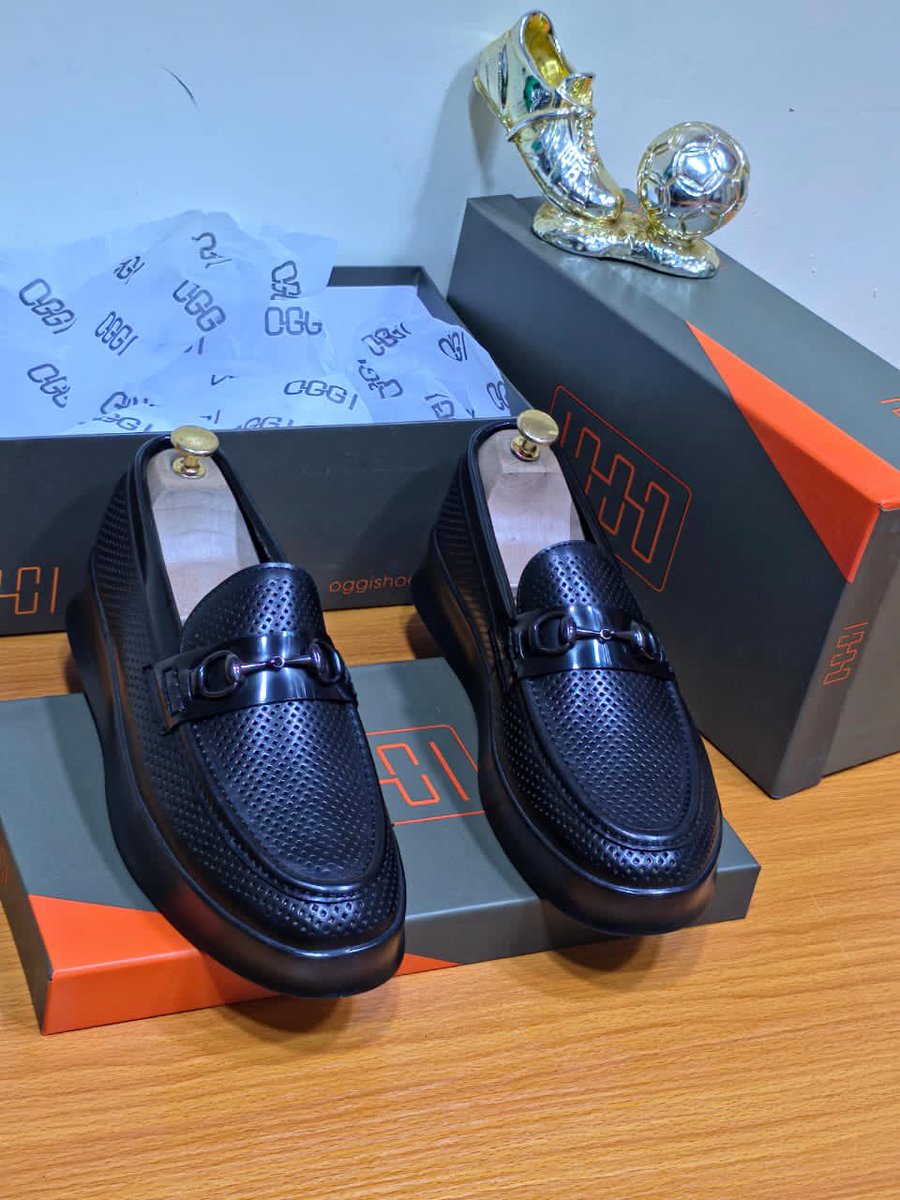 Dinero Crocs 🚚 tweet media