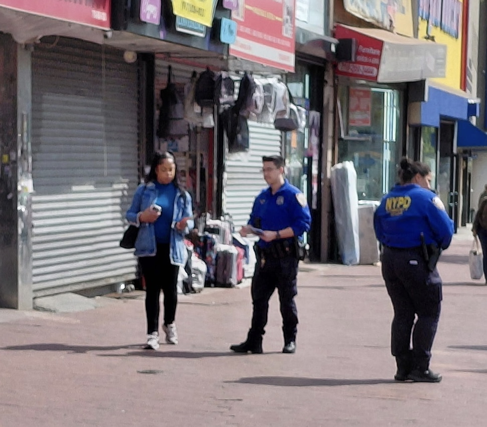 NYPD103Pct's tweet image. #VisionZero education operation including Department Of Transportation, Community Affairs Bureau, 103 Community Affairs , and 103 Traffic Enforcement at Merrick and Jamaica.