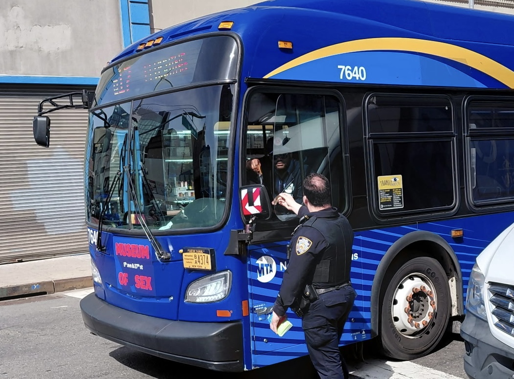 NYPD103Pct's tweet image. #VisionZero education operation including Department Of Transportation, Community Affairs Bureau, 103 Community Affairs , and 103 Traffic Enforcement at Merrick and Jamaica.