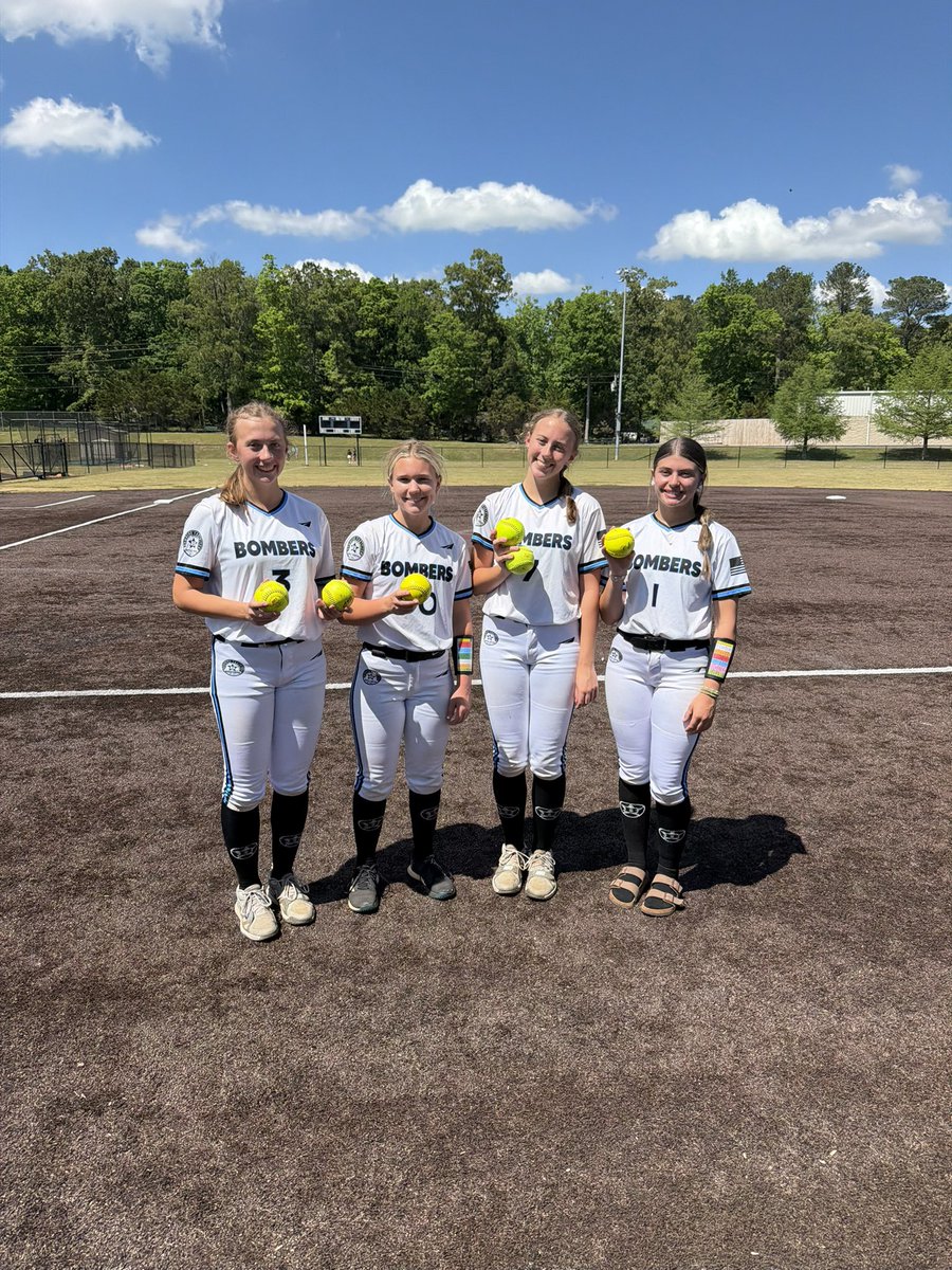 ElizabethL2009's tweet photo. It felt great to be back on the field with my teammates this weekend. I finished with a .444 batting average, .583 on-base percentage, 4 RBIs, and a home run. Excited about a strong start to my recruiting season! https://t.co/TGIqDBYI7j
