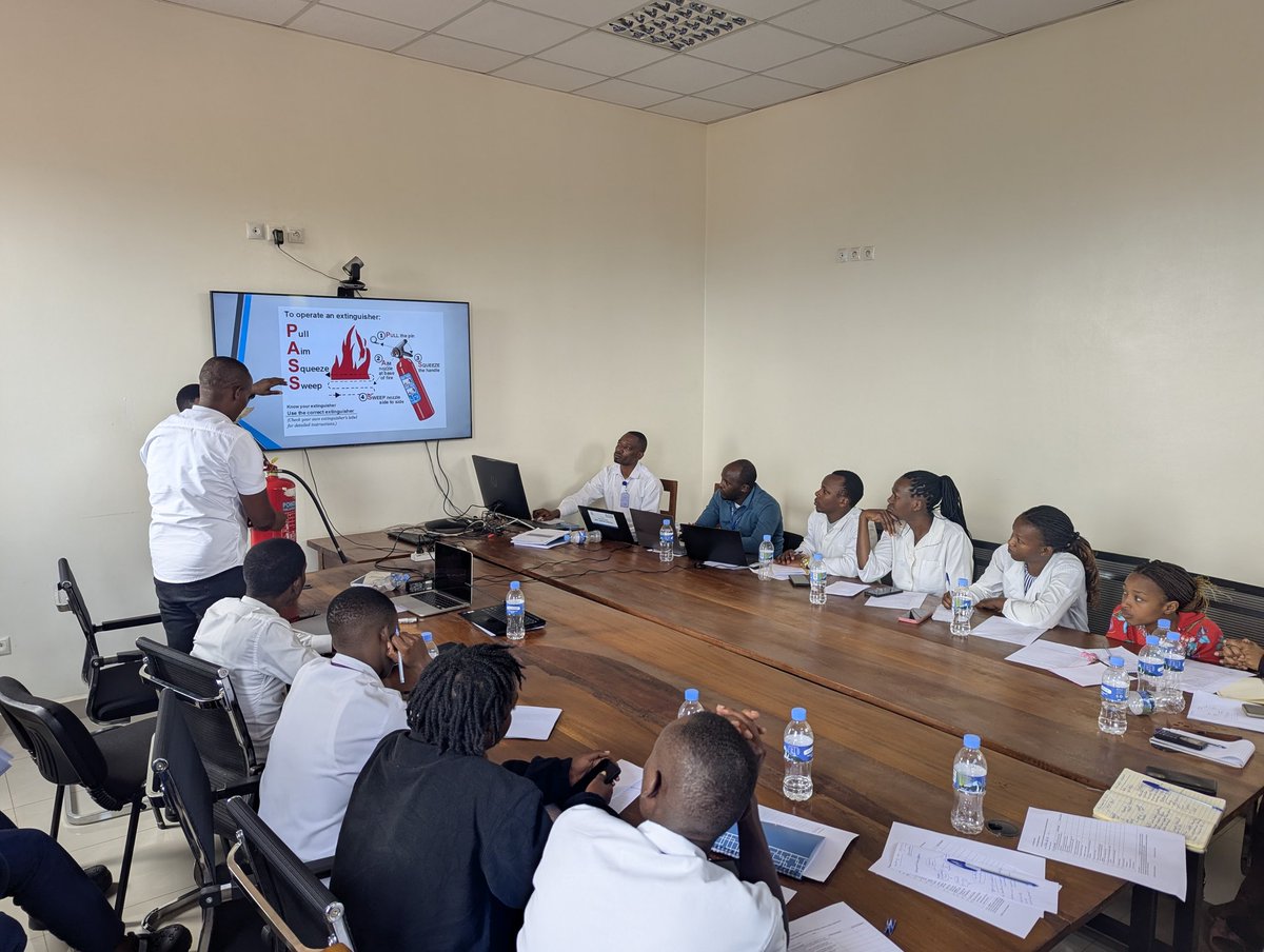 GatundaH's tweet photo. Newly recruited staff, interns, and volunteers @GatundaH today attended orientation sessions led by hospital accreditation facilitators. The sessions aimed to equip them with the skills needed to deliver high-quality healthcare services in line with the hospital’s mission. https://t.co/XijUwUi1y7