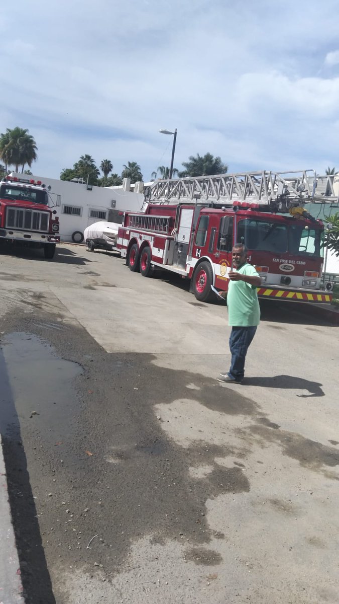 #AlMomento | Antorchistas de San José del Cabo, encabezados por el dirigente estatal, profesor Ricardo Mendoza, realizan difusión denunciando la lentitud con que los funcionarios del Estado atienden los compromisos que hizo el gobernador Víctor Castro. 
<a href="/ElSudcalif/">El Sudcaliforniano</a> 
@