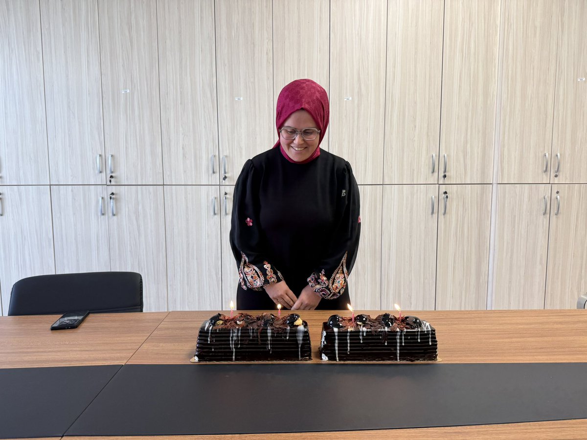 PDB_BARU's tweet photo. Bugün başkanlığımızda görev yapan değerli çalışma arkadaşımız Ümmügülsüm Yıldırım’ın doğum gününü birim olarak kutladık.

Yeni yaşının ailesiyle birlikte sağlık, mutluluk ve huzur getirmesini diliyoruz.
🎂✨ https://t.co/MwfG828jui