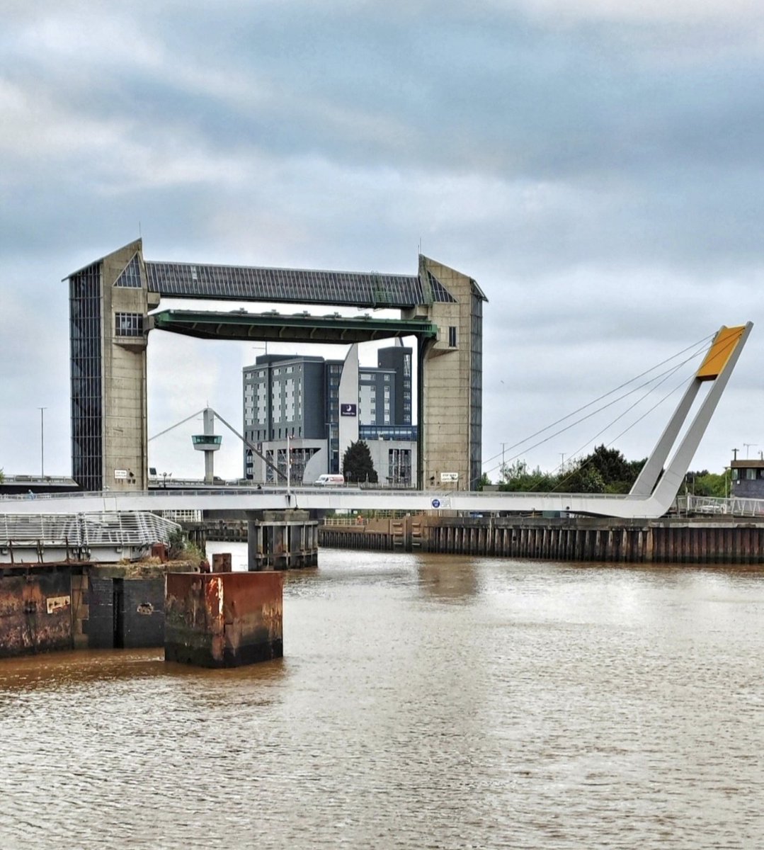 Hull Images tweet media
