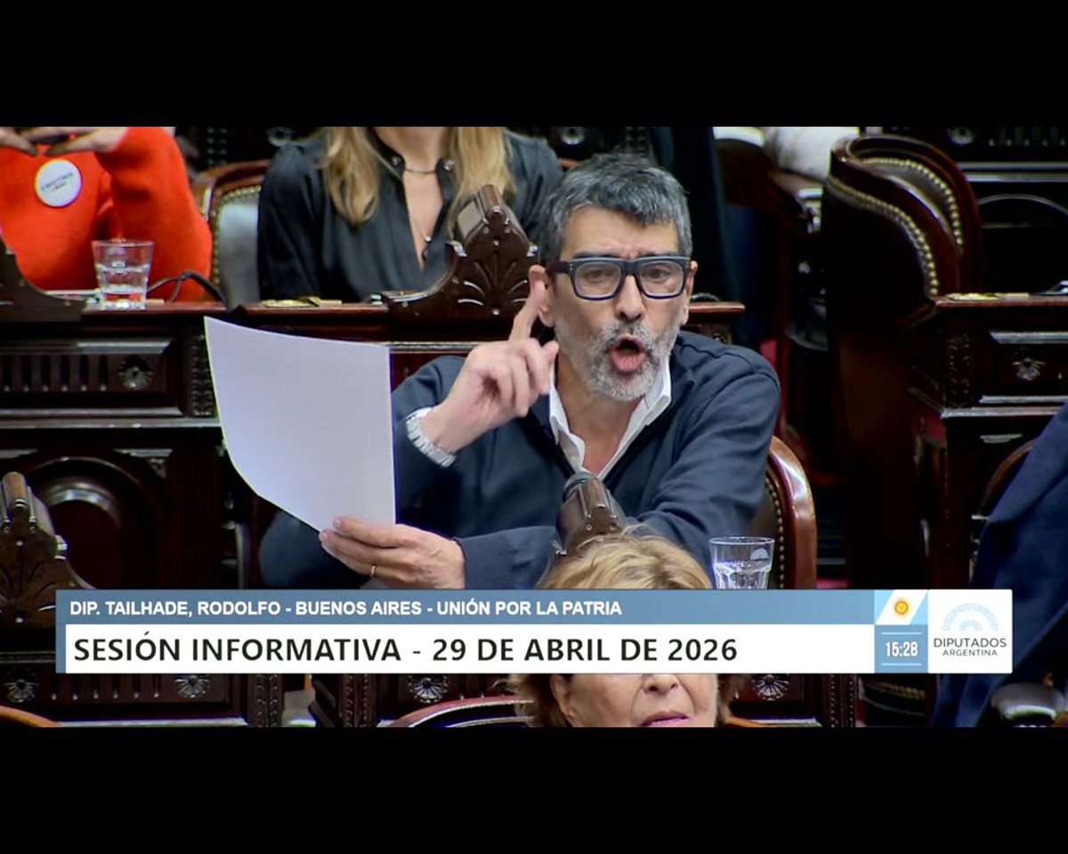 TPA2027's tweet photo. El Diputado Kuka de Tailhade, arranca diciendo...
"Gracias por no renunciar"
A los Kukas le sirve que Adorni siga siendo Jefe de Gabinete
#Congreso #MariaPauta #Pitrola #DDJJ #Espert #Santoro #CristinaKirchner #Betina https://t.co/AsvBe5QacA
