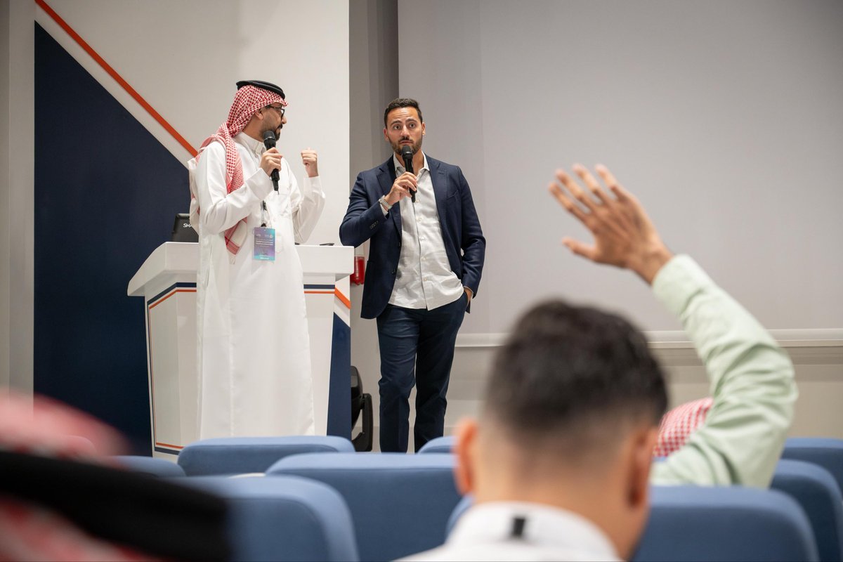 NGHAnews's tweet photo. الأسبوع الثاني من المعسكر التدريبي للبيئة التجريبية الوطنية للذكاء الاصطناعي في الصحة، بالتعاون مع Redesign Health، حيث قُدِّمت ورش عمل حول البُعد الاستثماري للحلول الصحية، بهدف تمكين المشاركين من تصميم استراتيجيات فعّالة لدخول السوق، وبناء نماذج مستدامة لجذب المستفيدين، وتعزيز فرص التوسع والانتشار في القطاع الصحي.

خطوات عملية نحو تحويل الابتكار إلى أثر مستدام لرفع جودة الخدمات الصحية المقدمة. 

#MNGHA #عام_الذكاء_الاصطناعي_2026