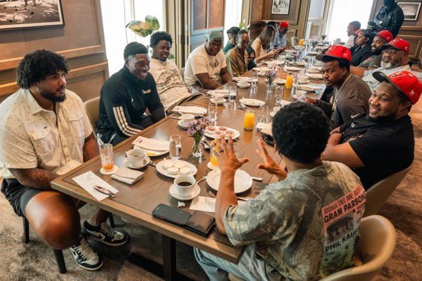 BakerMuse tweet media