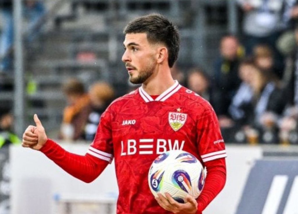 CalcioHEAT's tweet image. Pequeña Tentación  😄

Samuele #DiBenedetto se irá a cero del #Stuttgart . 

El jugador Clase 2005 , tiene las mismas características de #Stiller y - “cosa para nosotros los italianos anómala” - ya tiene muchas presencias entre los profesionales.

Una verdadera ocasión para la