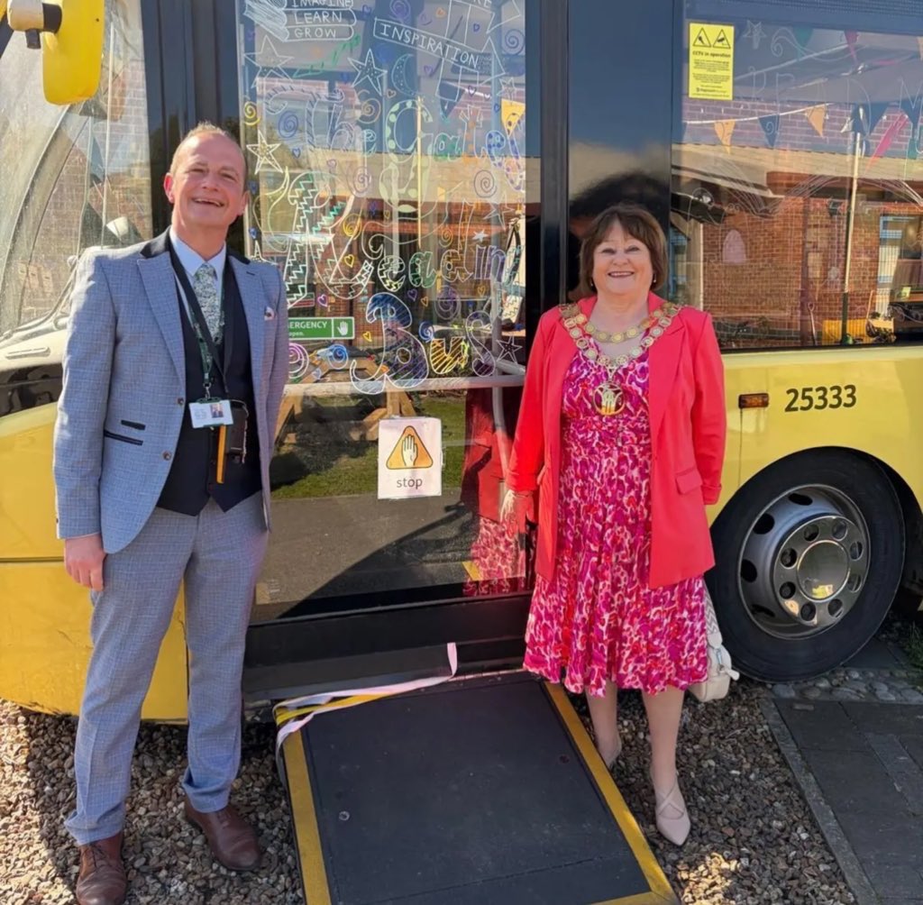 TheGatesReading's tweet photo. An amazing day for our school today as the Mayor of Westhoughton opened up our reading bus. Thank you to all the people that have helped to make this happen. We hope that children and families enjoy utilising our bus and that it promotes a love for reading. #TheGatesReading https://t.co/ckUiOa0AFw