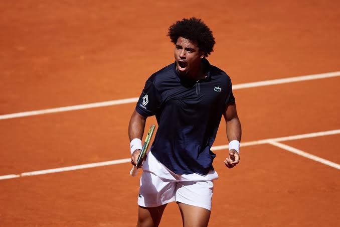 SJPickit's tweet photo. 𝐀𝐓𝐏 𝐌𝐀𝐃𝐑𝐈𝐃 🎾🇪🇸 𝟒/𝟐𝟗/𝟐𝟎𝟐𝟔 🗓️

A. Fils -2.5 (Games) @ 1.83x (-120) ⏳

Very tricky spot even for a sharp like myself, obviously the public is all over Fils here, guys playing some outstanding tennis on this Spanish clay. 🤺

Lehecka’s a top #15 player in the world leading the H2H vs Fils coming into this Madrid clash. 🧨

I could see lehecka biting down and grinding this out and there is definitely value on his side… 🏹

With that being said give me the Frenchman to put on a show here in Madrid! 🇪🇸🏆

#MadridOpen