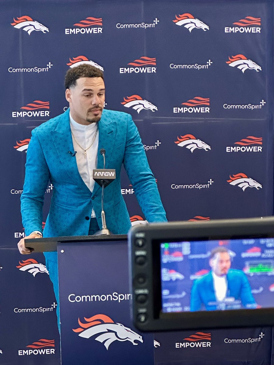 davealthouse's tweet photo. 10 years to the day he was drafted, Justin Simmons retires from the NFL as a Bronco.

A solid resume and a better person:
- 4x all-pro
- 2x pro bowler
- 3x Broncos Walter Payton Man of the Year
- 30 interceptions https://t.co/yOwtbClMvD