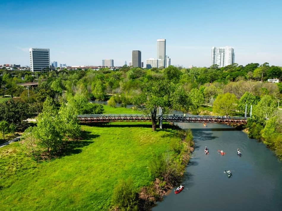 plaventoapp's tweet image. One peaceful spot is Buffalo Bayou Park

Green spaces, skyline views, and walking trails make it a relaxing escape in the city.

#Houston #Parks #OutdoorLife #CityViews