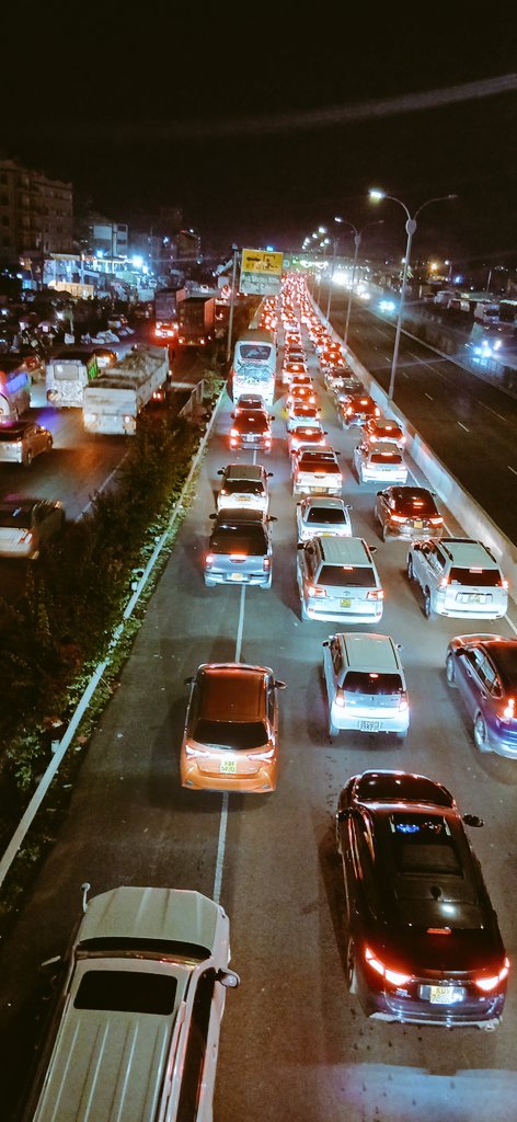 Tee04Jay's tweet photo. Avoid the expressway if you're going past JKIA https://t.co/Su0xhpZjV0