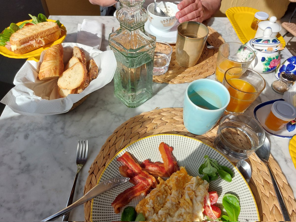 Jeroen_Ensink's tweet image. Wij vermaken ons nog wel even op #Ibiza