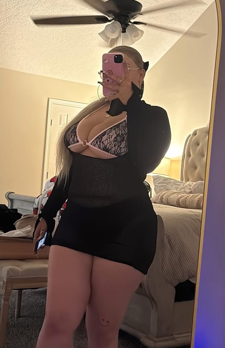 prettybjaz's tweet photo. ask for my menu 💋 https://t.co/P4FYn1aeiN