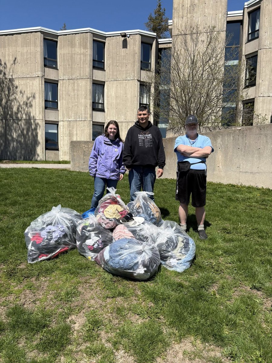 CLTH_ca's tweet photo. Fun times with Connex PTBO and hard at work At Trent! #communitylivinginaction #3doors1agency https://t.co/gQpkb2pSxR