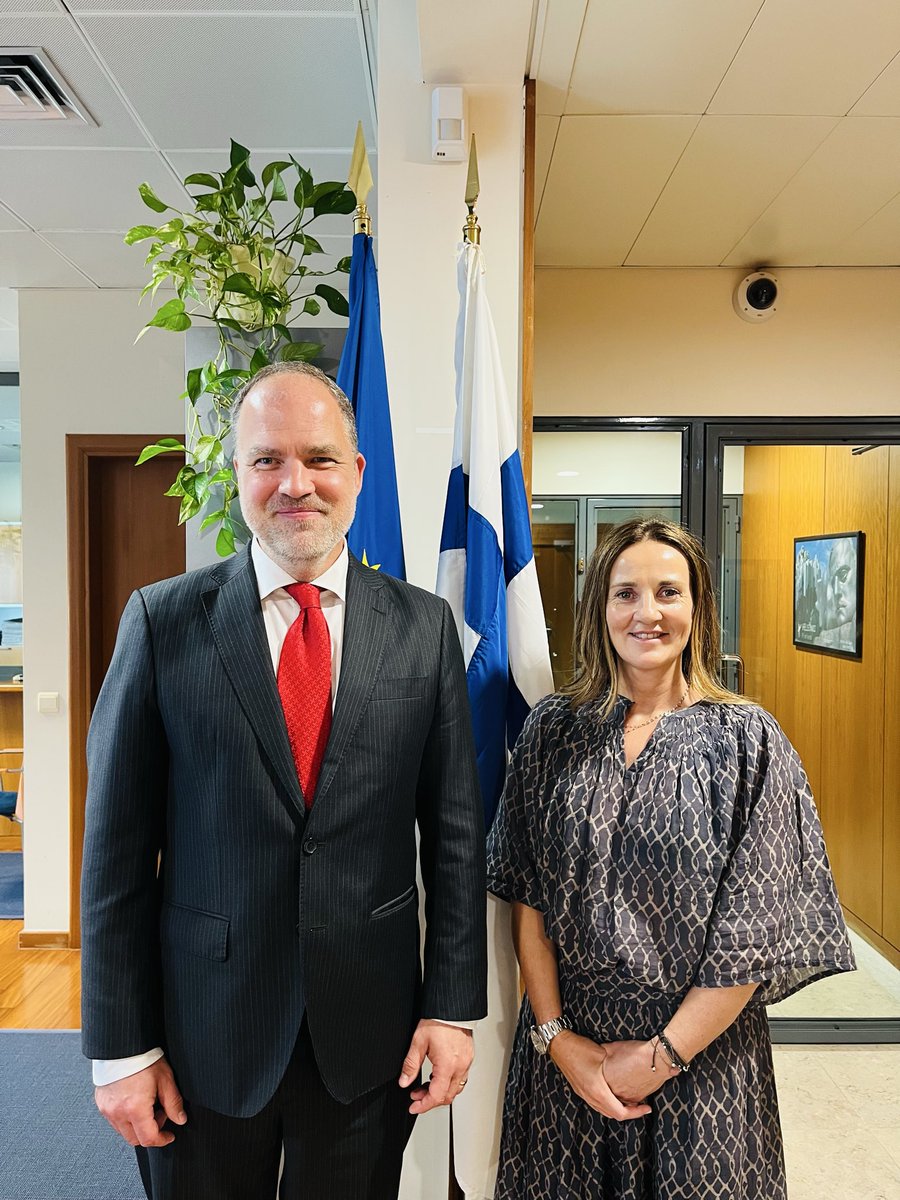 ANDORRA_AmbPT's tweet photo. Trobada de cortesia amb Christian Lindholm, ambaixador de #Finlàndia a #Portugal @EmbFinPortugal 
Encontro de cortesia com Christian Lindholm, Embaixador da #Finlândia em #Portugal
✅Suport Acord d’Associació amb la UE
✅Actualitat política i econòmica
✅Prioritats diplomàtiques https://t.co/923vU3EnTo