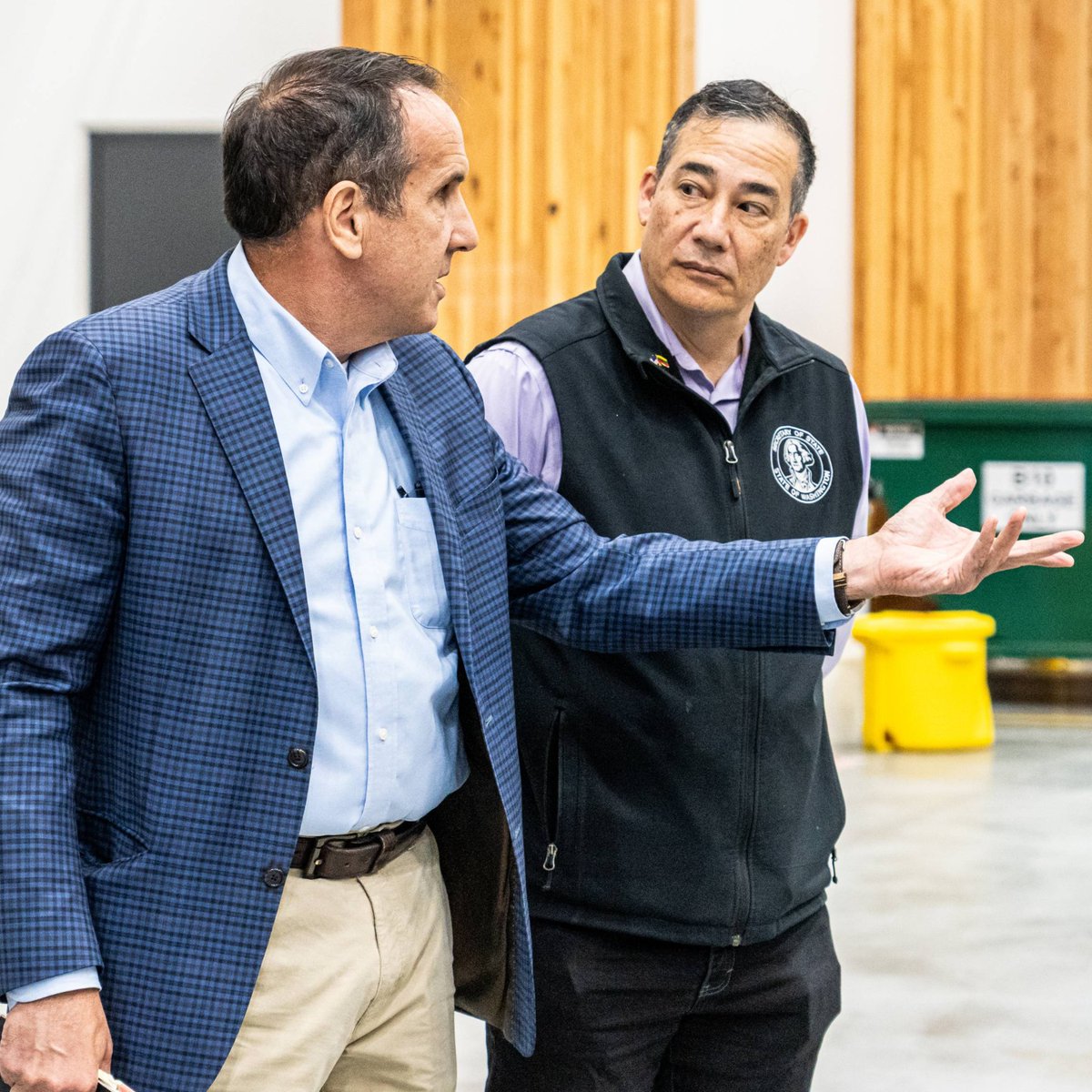 janicki_ind's tweet image. On Monday Washington Secretary of State Steve Hobbs visited our Hamilton facility and presented President John Janicki with a certificate in honorable recognition of contributing to the manufacturing sector, and toured our manufacturing and #masstimber building. #WA #SoS