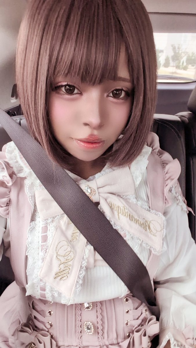 mydearmizuki's tweet photo. wearing ryousangata tdy !! 🩷🤍 https://t.co/hxCgZoOeCv