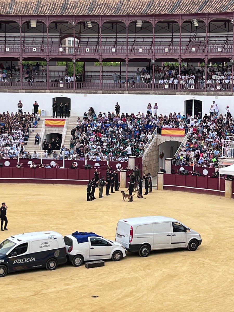 SAFAICET's tweet image. ... a los estudiantes de la provincia. Lo hemos pasado genial. 👏🏼👏🏼😃😃
#YoConSAFA #FamiliaSAFA #VenMiraSienteSAFA #EducamosPersonasCreamosFuturo #ApúntateALaExperienciaSAFAICET 
@fundacionsafa @educsi @JesuitasESP