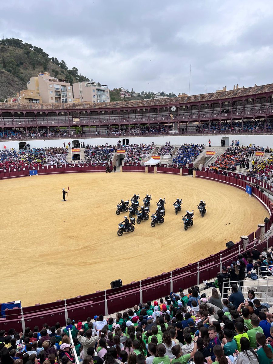 SAFAICET's tweet image. ... a los estudiantes de la provincia. Lo hemos pasado genial. 👏🏼👏🏼😃😃
#YoConSAFA #FamiliaSAFA #VenMiraSienteSAFA #EducamosPersonasCreamosFuturo #ApúntateALaExperienciaSAFAICET 
@fundacionsafa @educsi @JesuitasESP