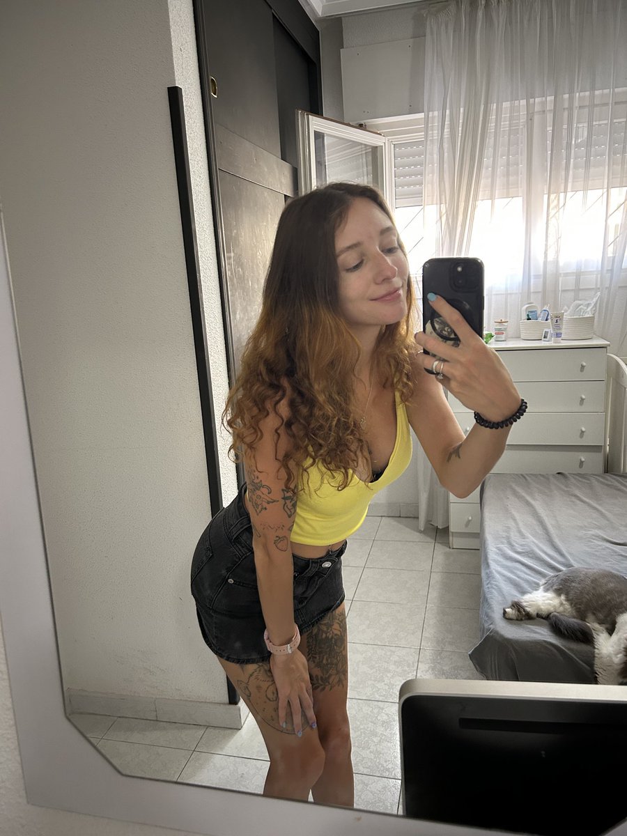 lilly_devil's tweet photo. Sex with older men with small penises is possible!!! https://t.co/gHYuQ263x6