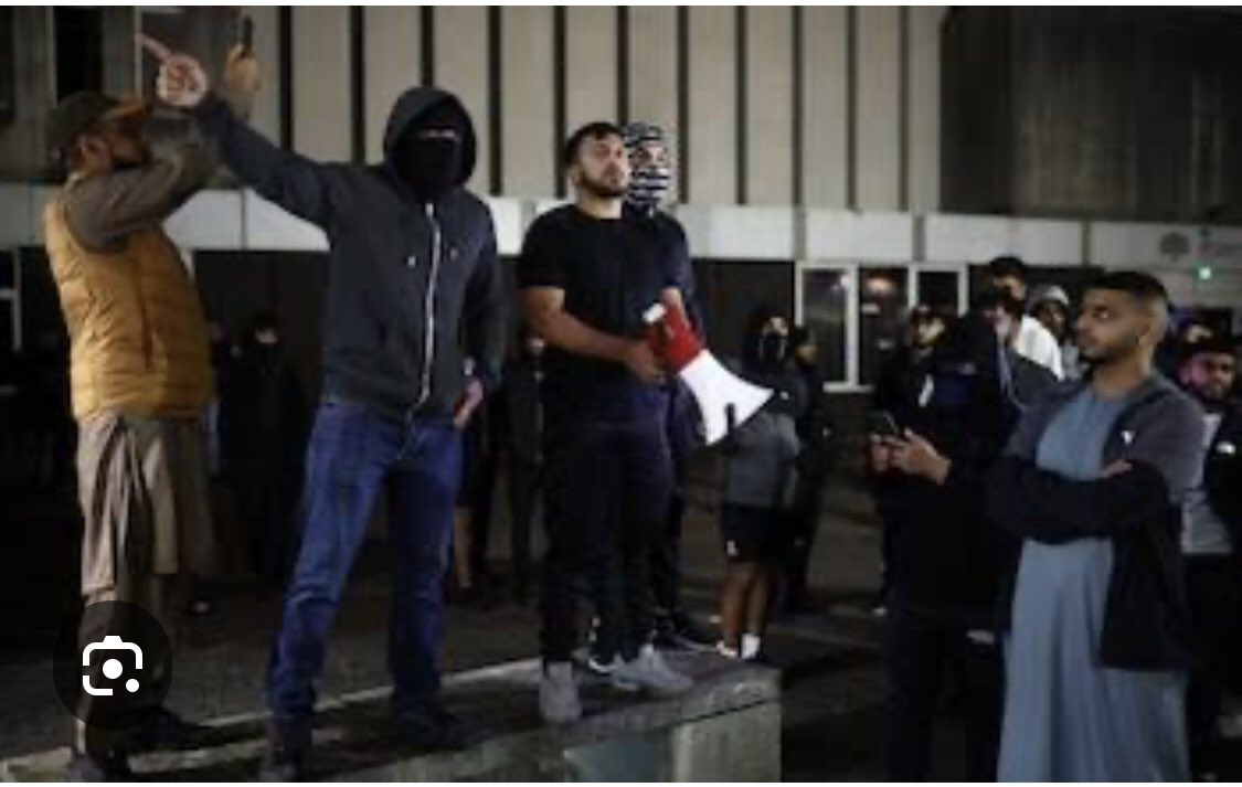 SMDM67's tweet image. #StarmerOut 🇬🇧
Last time the law was broken🤬
Let us stop with gripe’s..

If you have had enough, I know I have!

(Play on words) Vote, silent protest.
Result=ROAR!!!👍🏻

07-05-2026

LET “🇬🇧” HEAR THE ROAR!

Silent Protest 

Make your vote count!

🇬🇧REF✊🏻RM🏴󠁧󠁢󠁥󠁮󠁧󠁿_uk

Must Read/Watch👇🏻