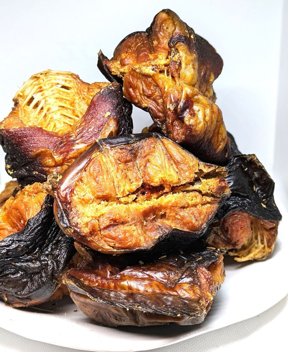 They are both smoked catfish I know but one way or the other, I love frame B more 
Which one do you love most????
       Frame A.                       Frame B