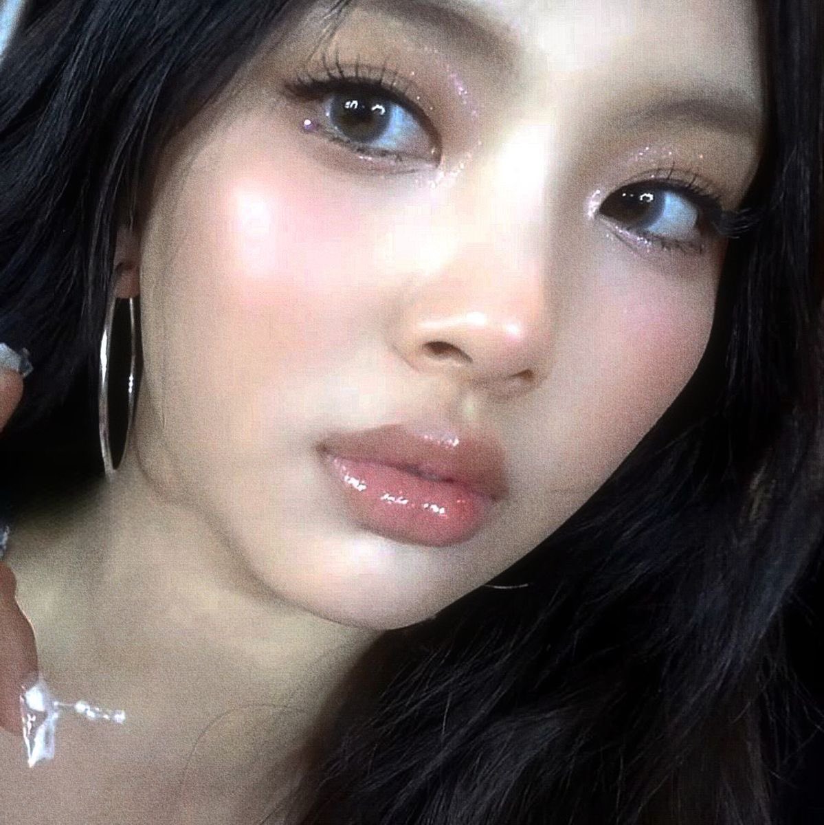 newjeans pics tweet media