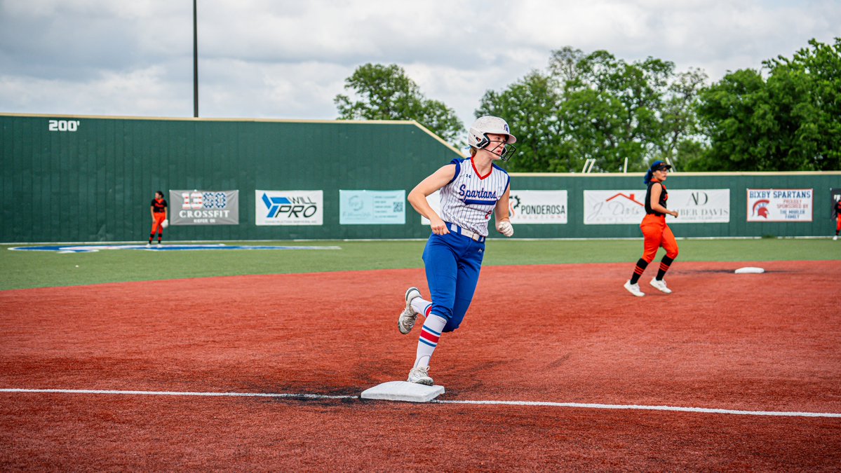 HomeofSpartans's tweet image. Bixby Spartan Softball Slow Pitch season comes to an end. 
Photos vs Preston 
📸: photos.app.goo.gl/7XkRDSfL6Z8CTn…
#BixbySpartans | #PlayLikeChampions