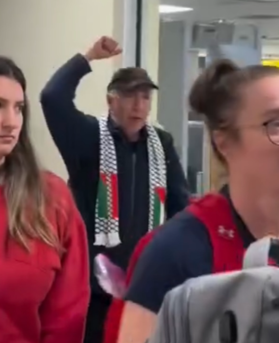 NizNellie3 tweet media