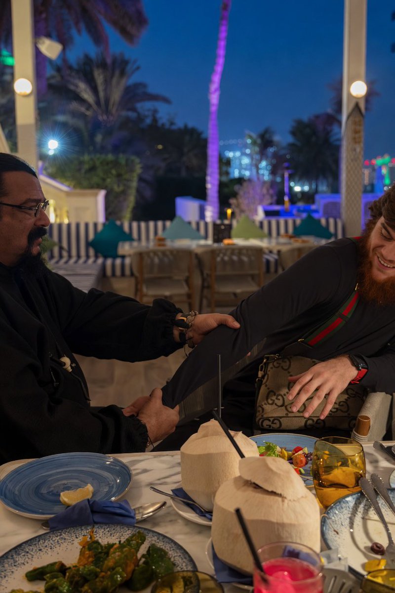 Legionnairecsn's tweet image. Steven Seagal spotted giving advice to Shara Bullet..

@dubai_papakha
#mixedmartialarts
#combatsports
#sports #UFC 
#ultimatefighting